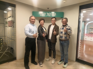 「在變動的時代，創業思維，其實是一種應對未知的韌性。」 「動態競爭，讓混亂中的決策判斷，有邏輯、也有溫度。」